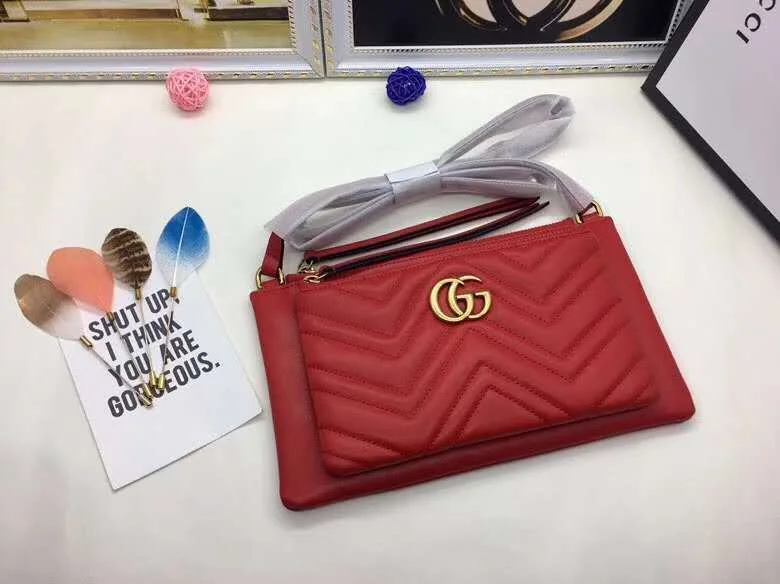 Women Gucci tote bags in GG Supreme canvas for a branded feelGucci Bags