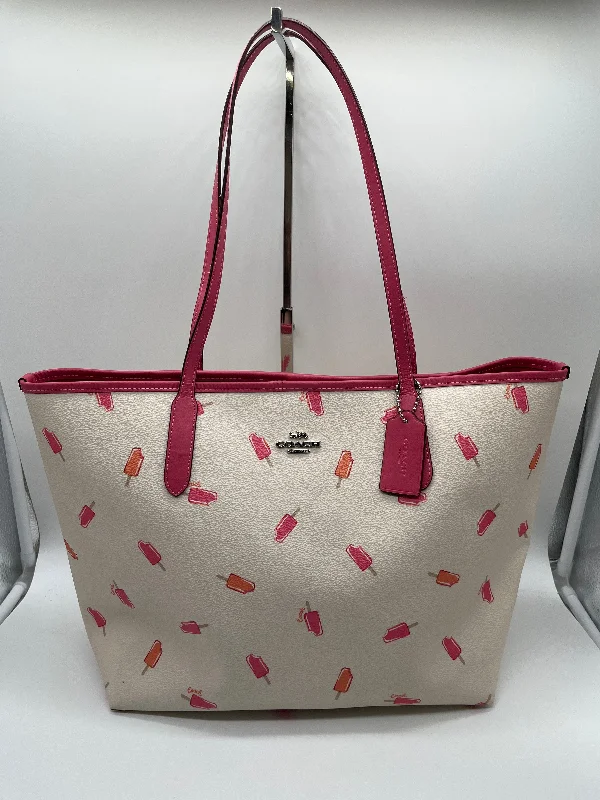 Coach handbags with a perforated leather detail for a breathable and unique designHandbag Designer Coach, Size Large