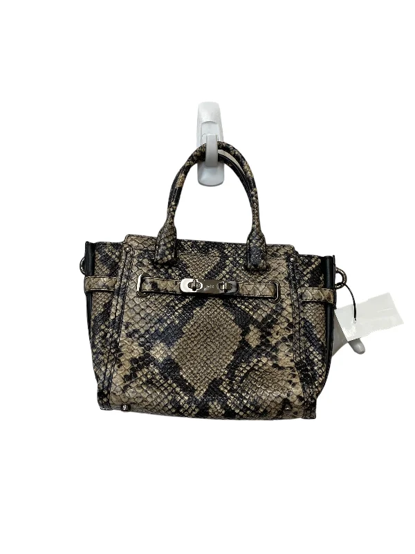 Coach bags with a zip - top closure and a front - pocket for quick accessCrossbody Designer Coach, Size Small