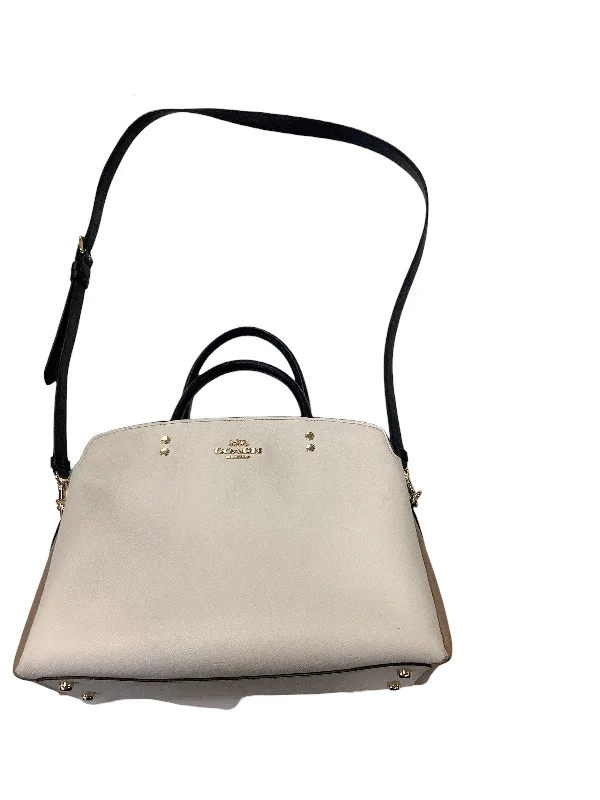 Coach Borough bags with a removable interior organizerCrossbody Designer Coach, Size Medium