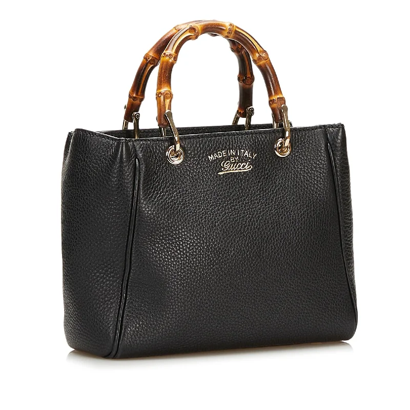 Women Gucci bags with a magnetic snap closure for easy accessGucci Bamboo Shopper Leather Handbag (35966)