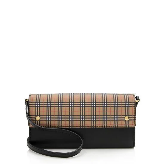 Burberry Bags with Adjustable Handles for Different Carrying WaysBurberry Vintage Check Leather Henley Wallet On Chain