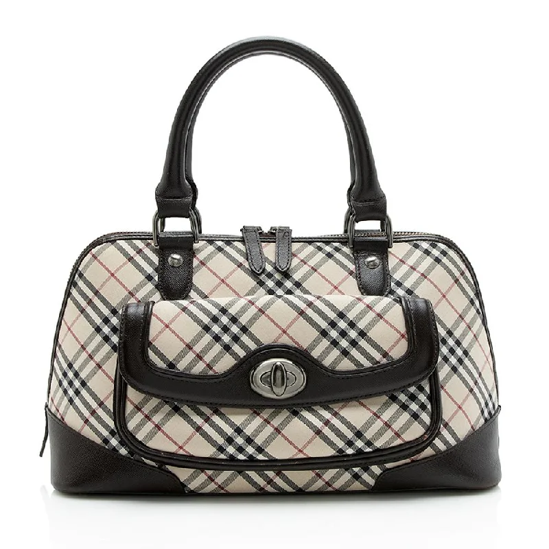 Minimalist Burberry Bags for a Sleek LookBurberry Vintage Nova Check Pocket Shoulder Bag (SHF-11692)