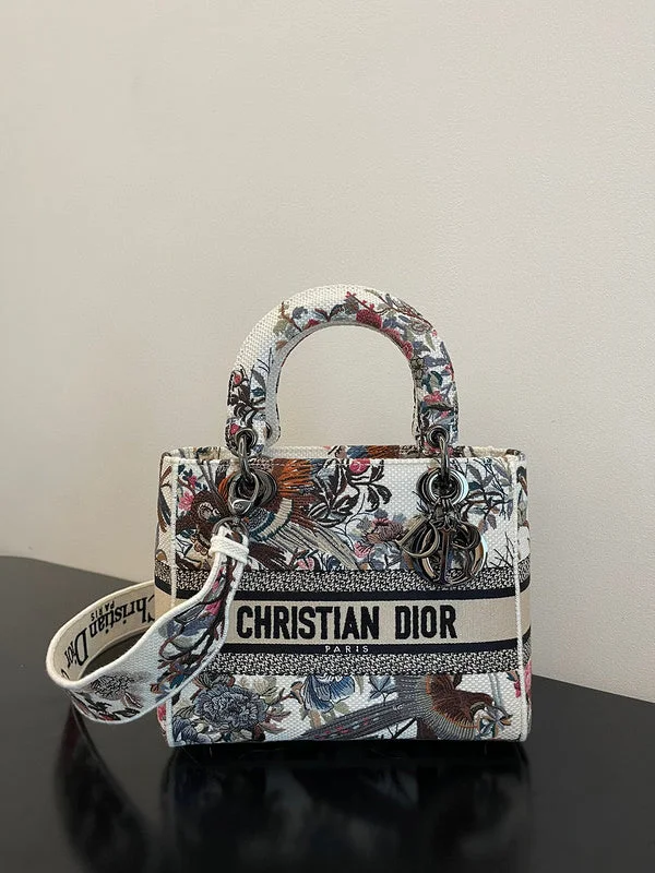 Christian Dior Saddle bags with a distressed leather finishChristian Dior  Bags - 4315