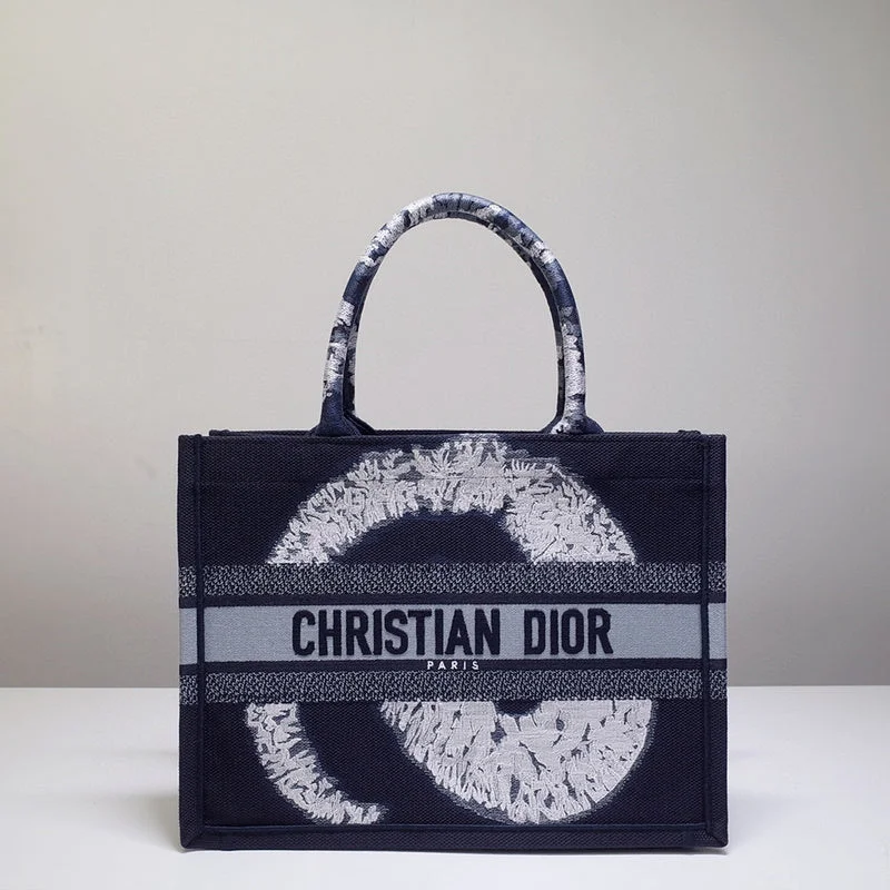 Christian Dior Saddle bags with a studded trim for a bold lookChristian Dior  Bags - 4328