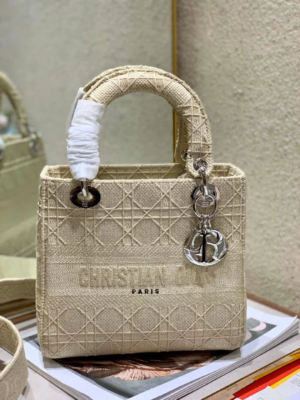 Luxury Christian Dior crossbody bags with a chain - link strapChristian Dior - Luxury Bags  859