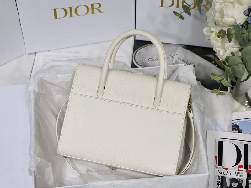 Trendsetting Christian Dior crossbody bags with a colorful strapChristian Dior - Luxury Bags  886