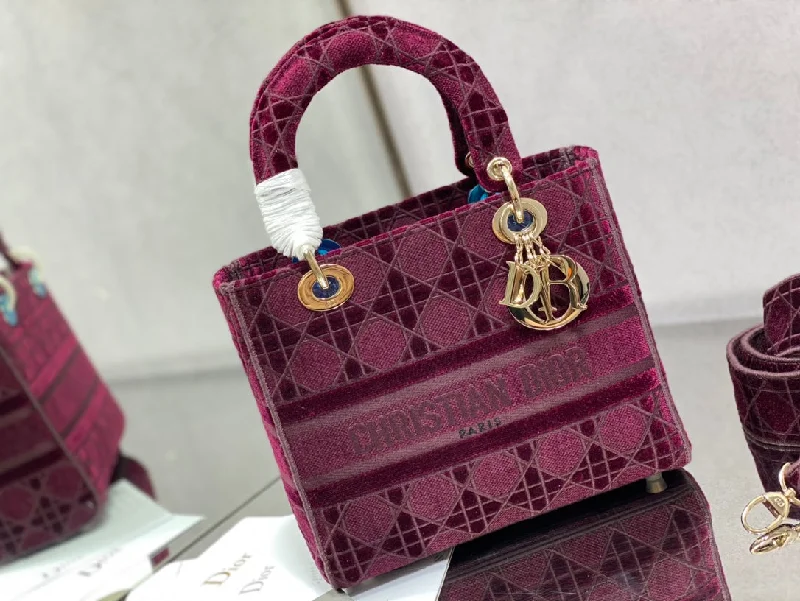 Trendsetting Christian Dior crossbody bags with a colorful strapChristian Dior - Luxury Bags  897