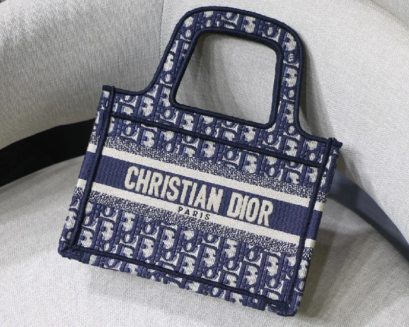 Christian Dior Saddle bags with a studded trim for a bold lookChristian Dior - Luxury Bags  903