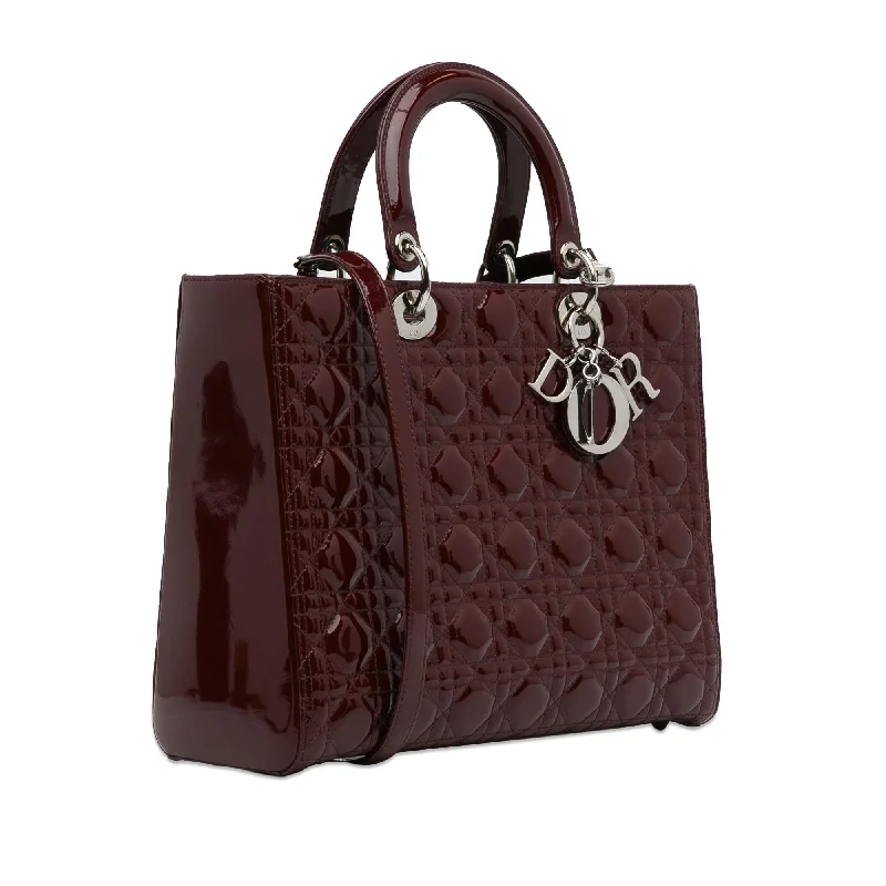 Christian Dior handbags with a detachable mirror for on - the - go touch - upsDior Large Cannage Patent Lady Dior (P4TbsK)