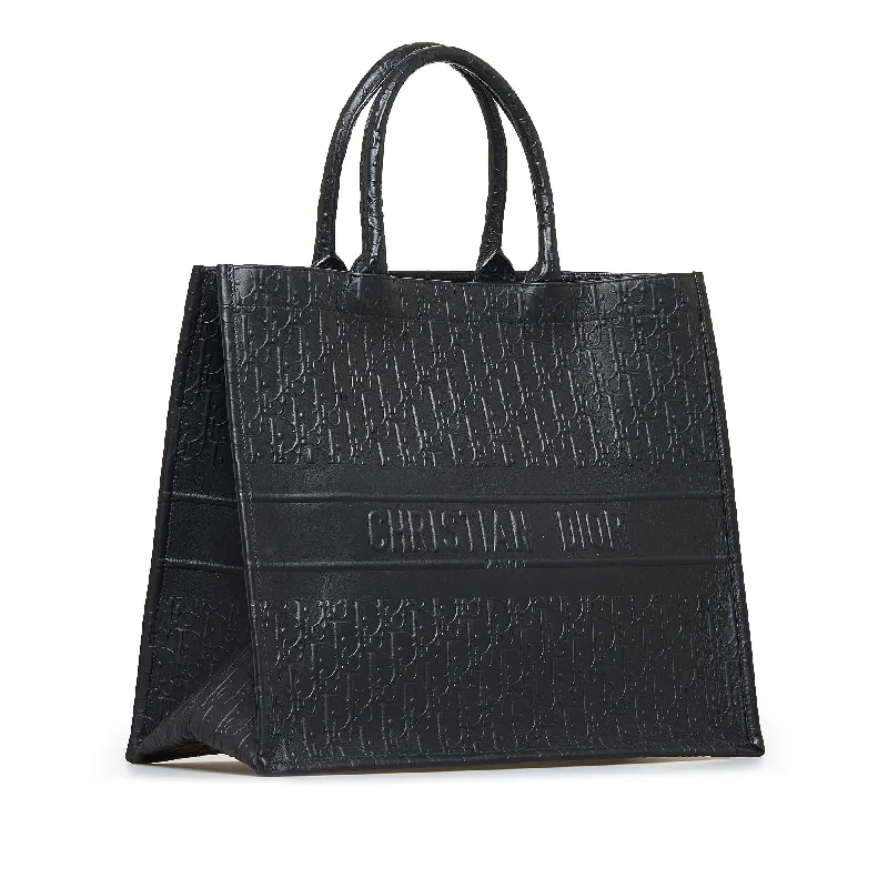 Christian Dior tote bags with a printed Dior logo on the frontDior Oblique Embossed Book Tote (SHG-BeWW1a)