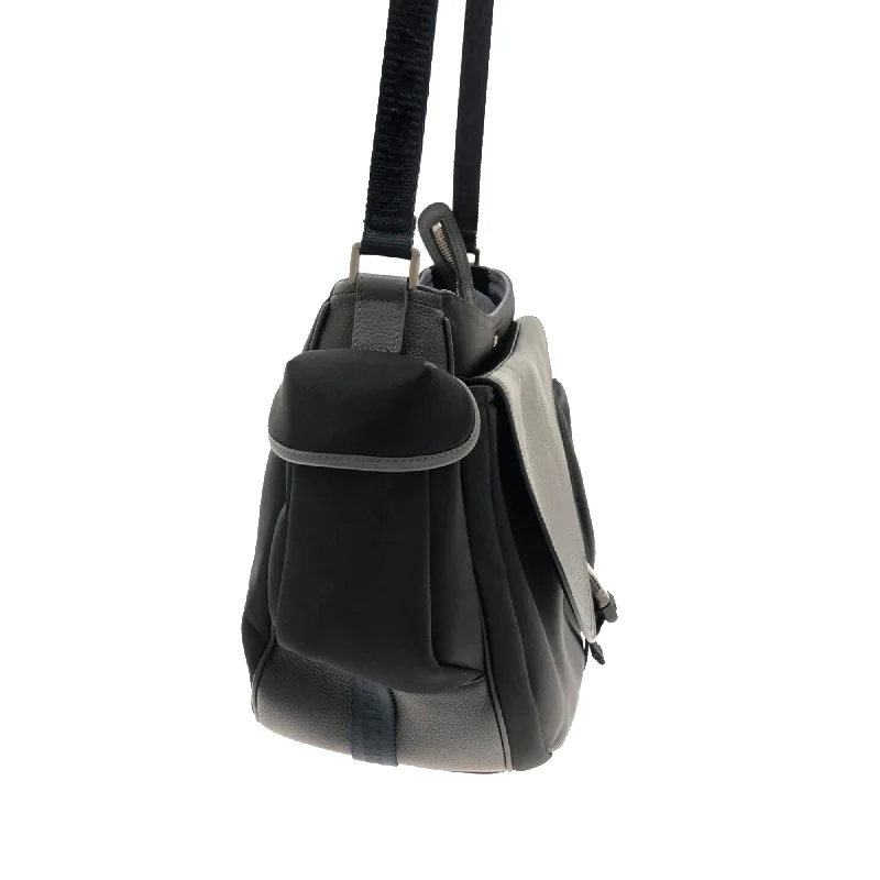 Christian Dior handbags with a detachable mirror for on - the - go touch - upsDior x Sacai Soft Saddle (SHG-KiubJk)